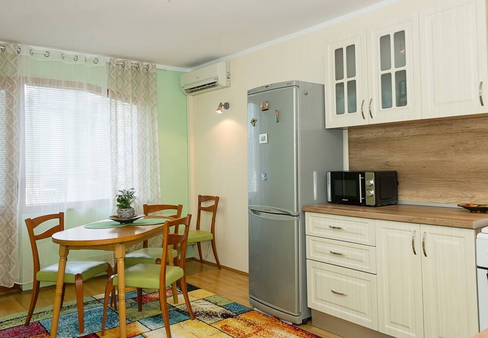 2BD Family Apt in Varna - 10 Min to Beach & Center Flataway