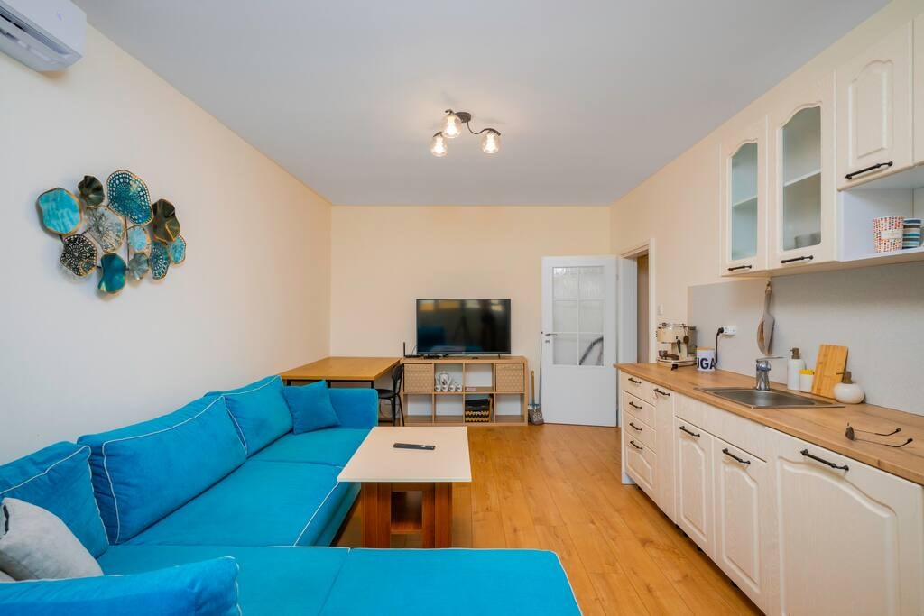 Your 2BD Home Away From Home with Working Space Flataway