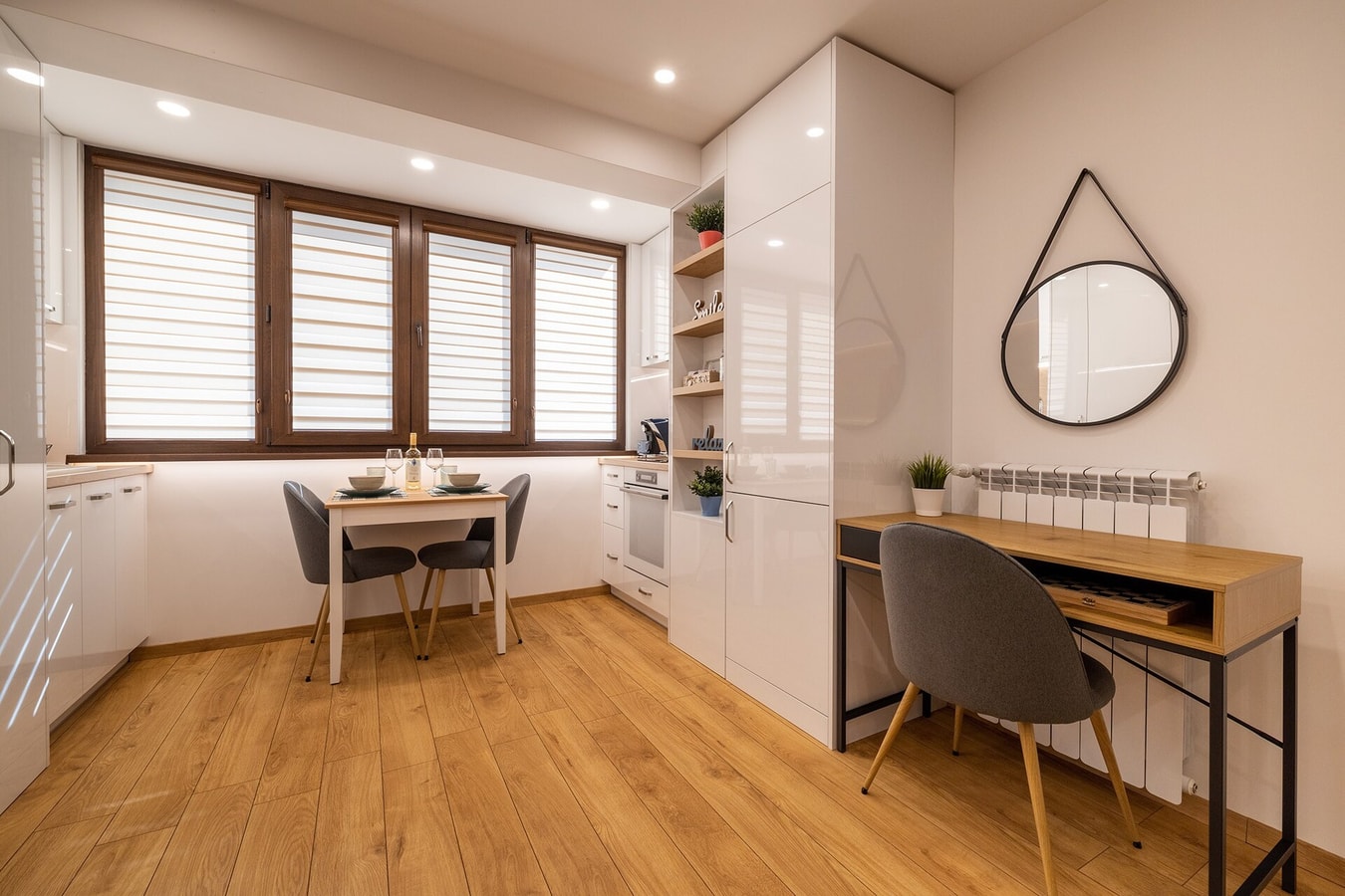 Luxury Studio Living with Top Location 5 Flat Manager Booking