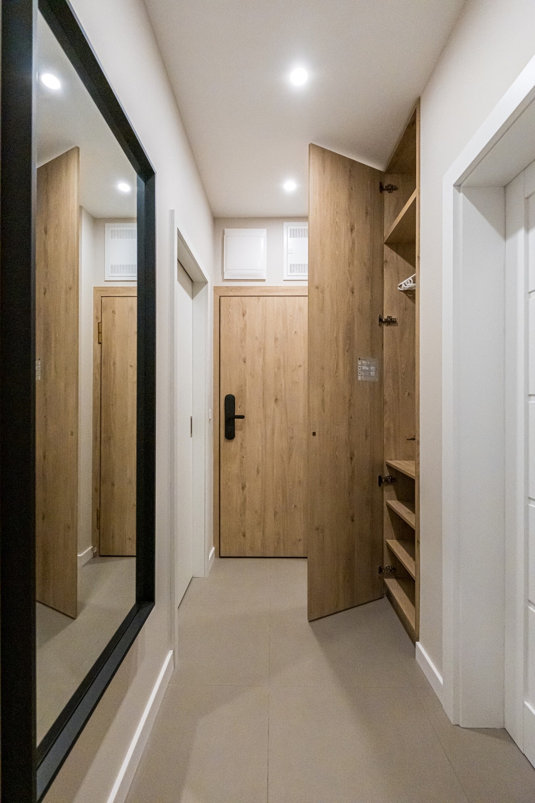 South 2.2 - Brand New Modern 1BD in Sofia Center 14 Flat Manager Booking