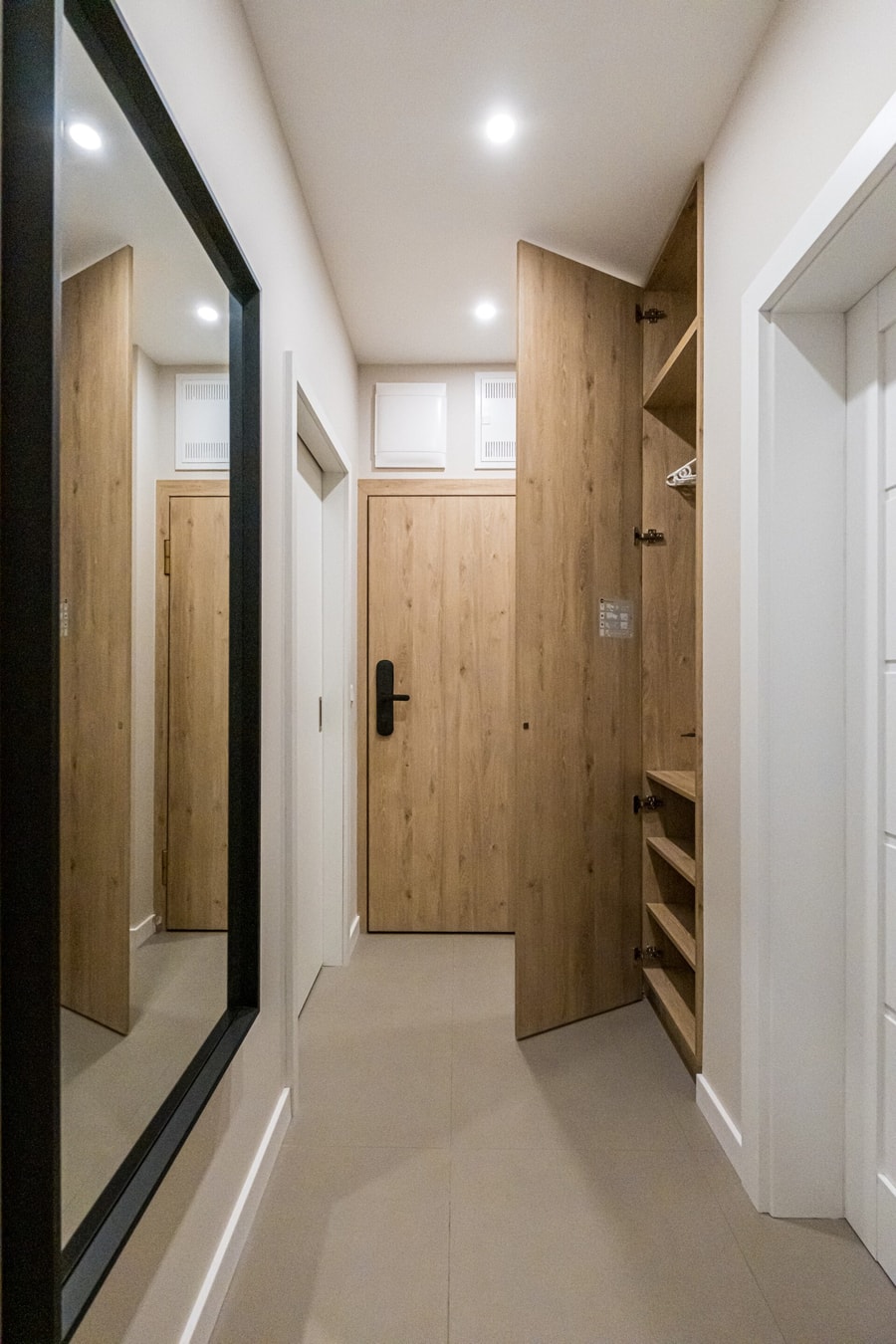 South 2.2 - Brand New Modern 1BD in Sofia Center 14 Flat Manager Booking