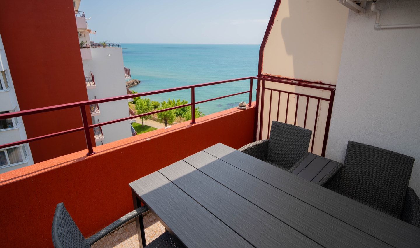 The Sea Balcony - 1BD Apartment by Flat Manager 32 Flat Manager Booking
