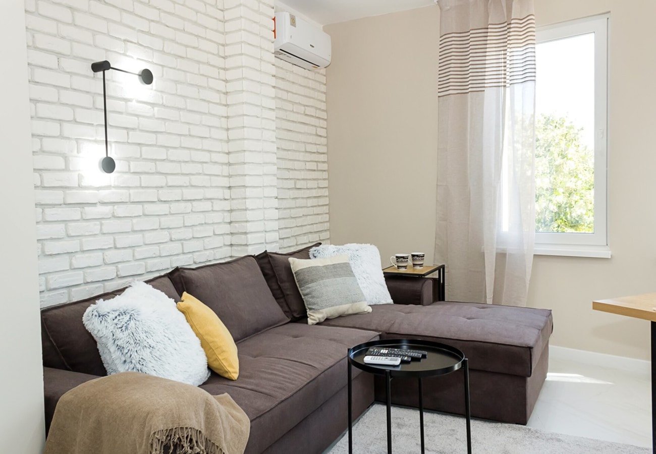 2BD Home with Parking, Working Space and Pool 6 Flat Manager Booking