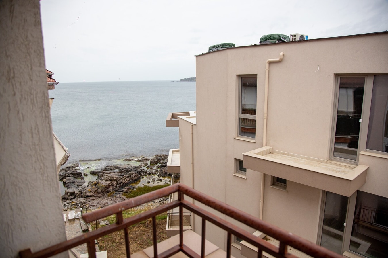 Convenient 2-Bedroom Flat next to Harmanite Beach 20 Flat Manager Booking