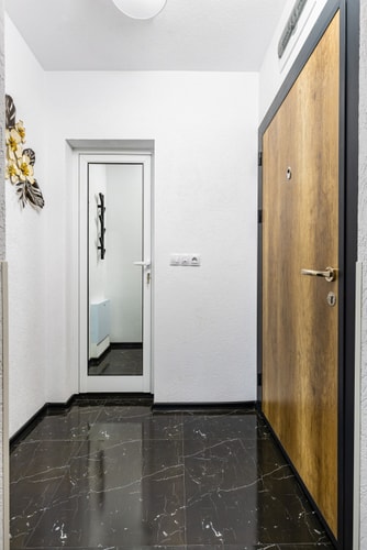 Bright Windowed Studio 10 mins to the City Centre 23 Flat Manager Booking