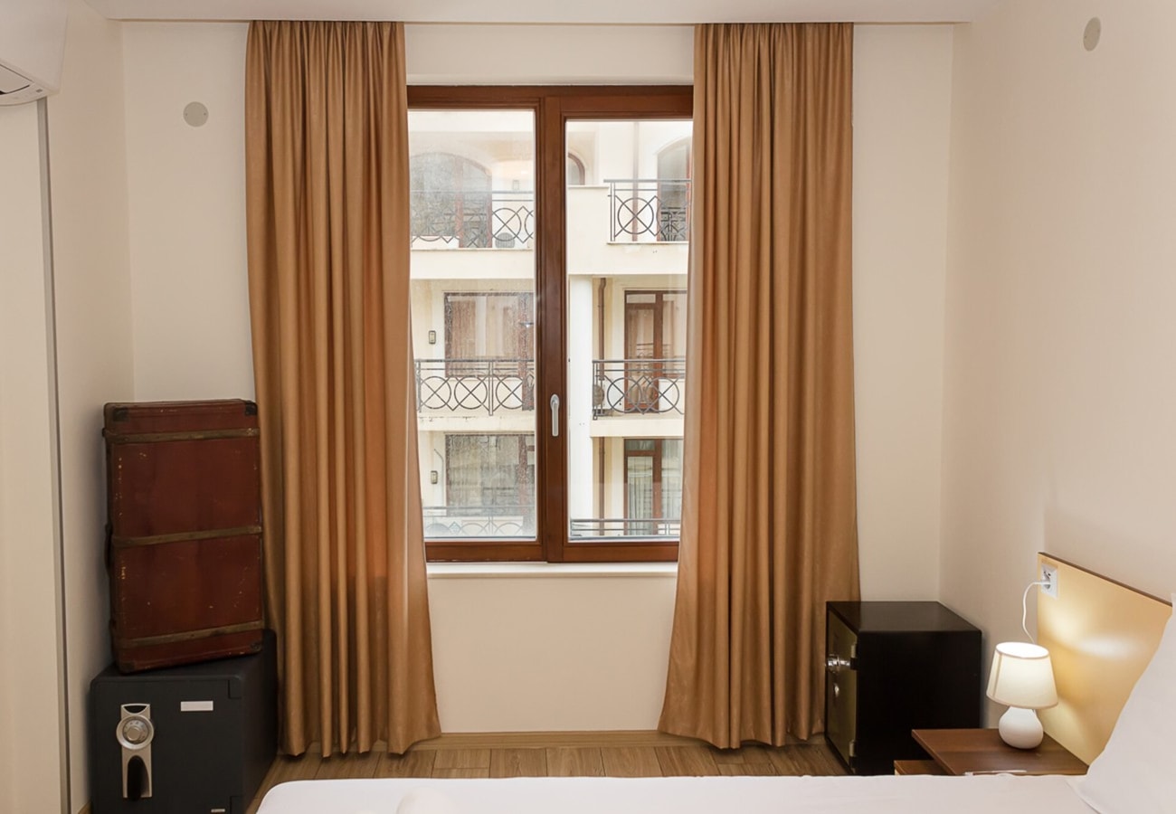 Golden Sands 1BD Apartment 4 Flat Manager Booking