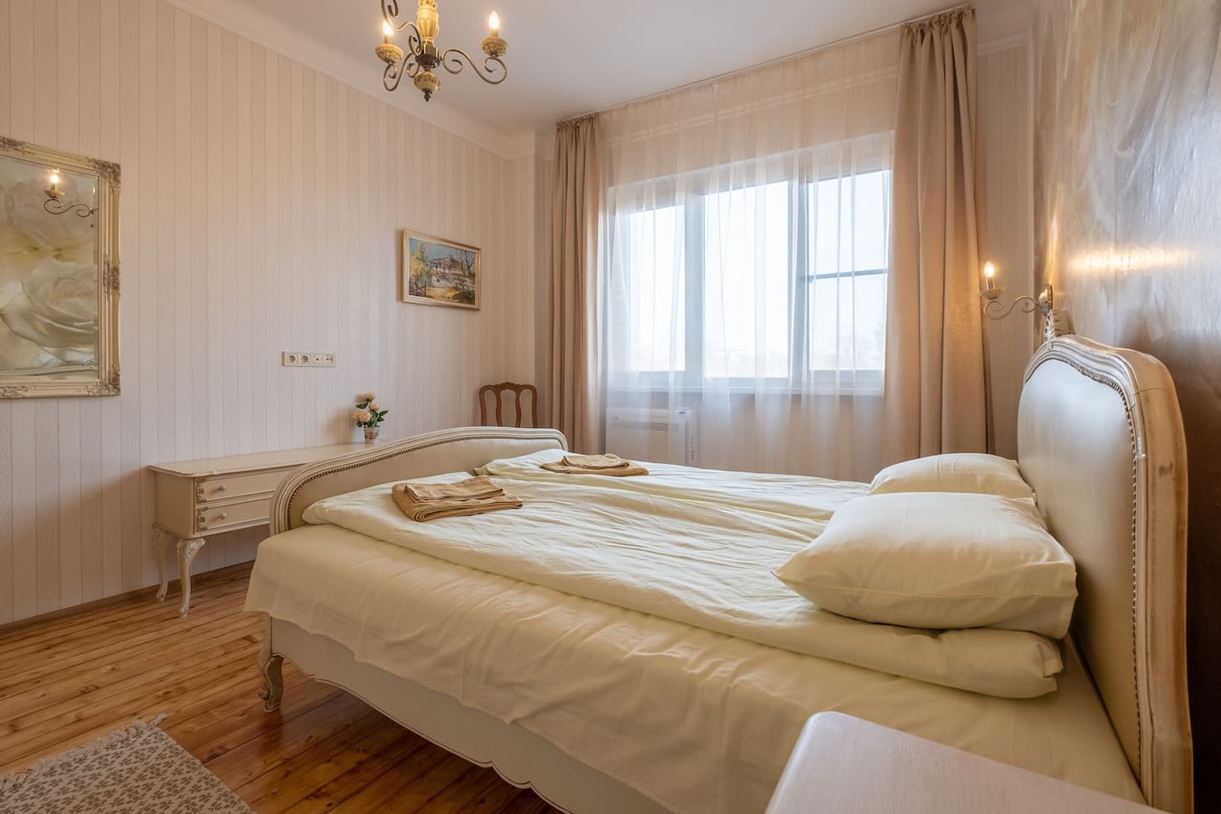 ARTilcious Two Bedroom Park View Apartment 20 Flat Manager Booking