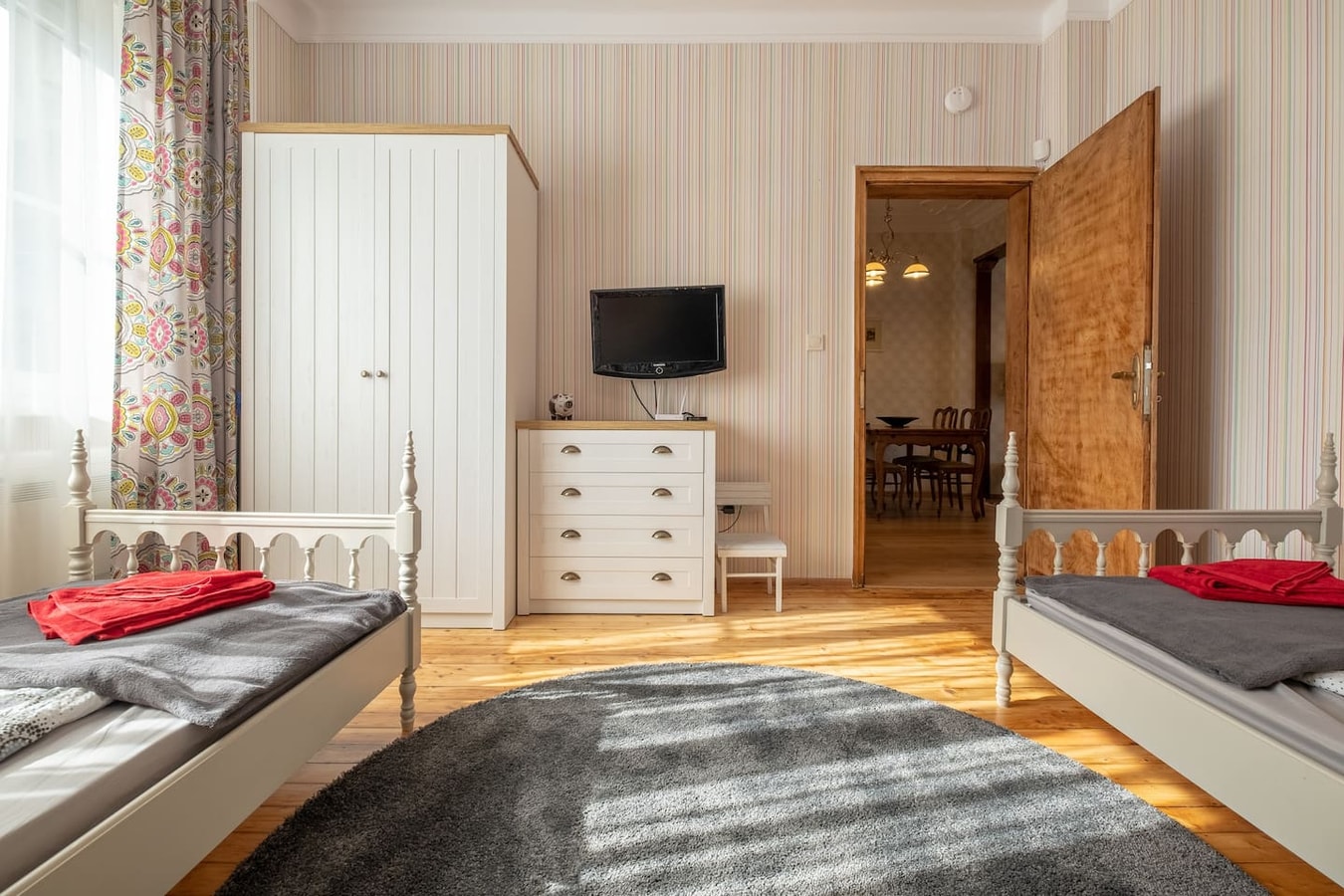 ARTilcious Two Bedroom Park View Apartment 25 Flat Manager Booking