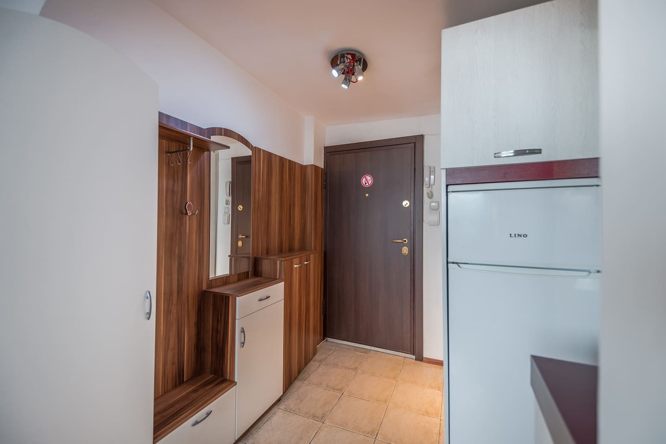Central Cozy 1BD – Compact Chic Living 17 Flat Manager Booking