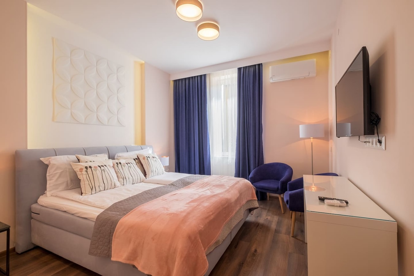 Sofia Dream Apartments - Lovely 3BD on Knyaz Boris Flataway