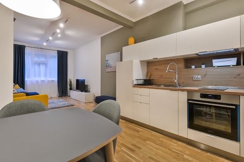 Pieces of Nature in a Stylish One-bedroom Flat 2 Flat Manager Booking