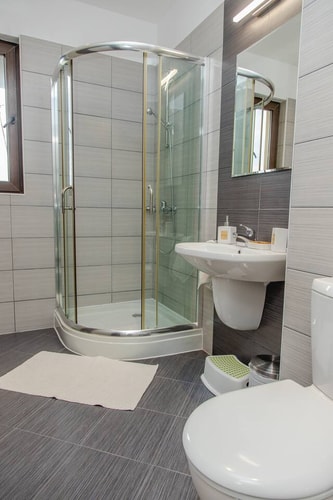 Lovely 3BD flat with PARKING and SEA VIEW 37 Flat Manager Booking
