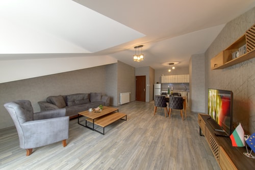 Luxury 2-bedroom apartment by Studenets Center 11 Flat Manager Booking