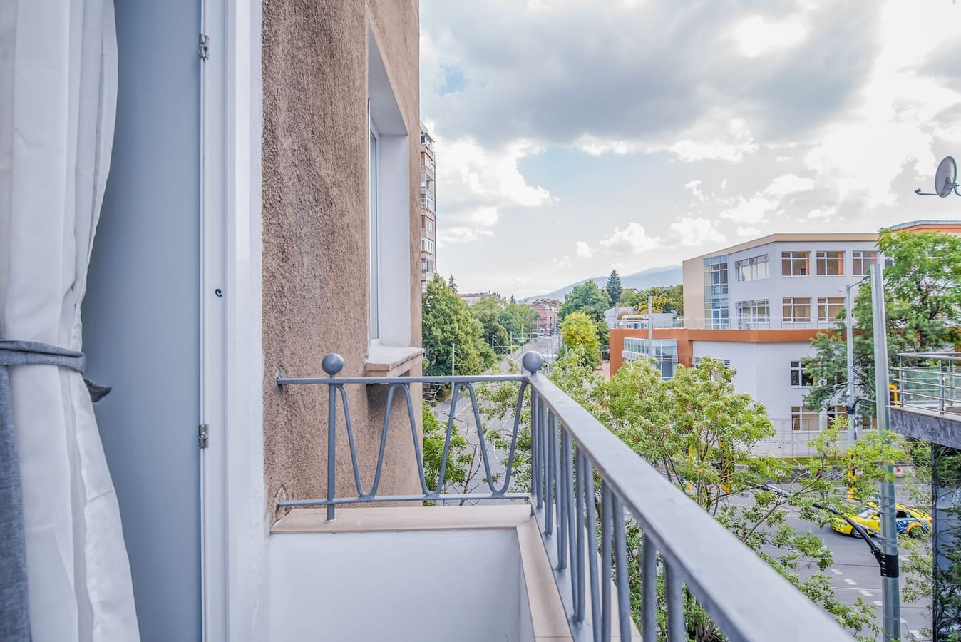 Dondukov Boulevard Two Bedroom Designer Suite 15 Flat Manager Booking