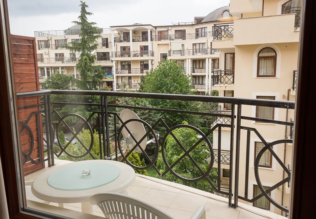 Golden Sands 1BD Apartment 11 Flat Manager Booking