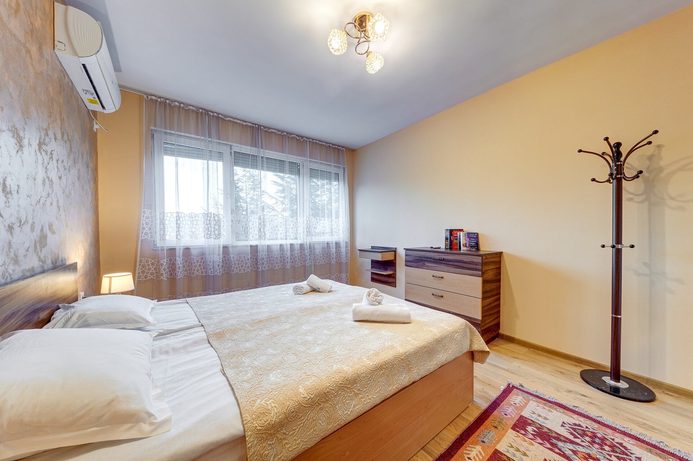 Valentina Star Center 1BD · Bright retreat with Balcony & Mountain Views 10 Flat Manager Booking