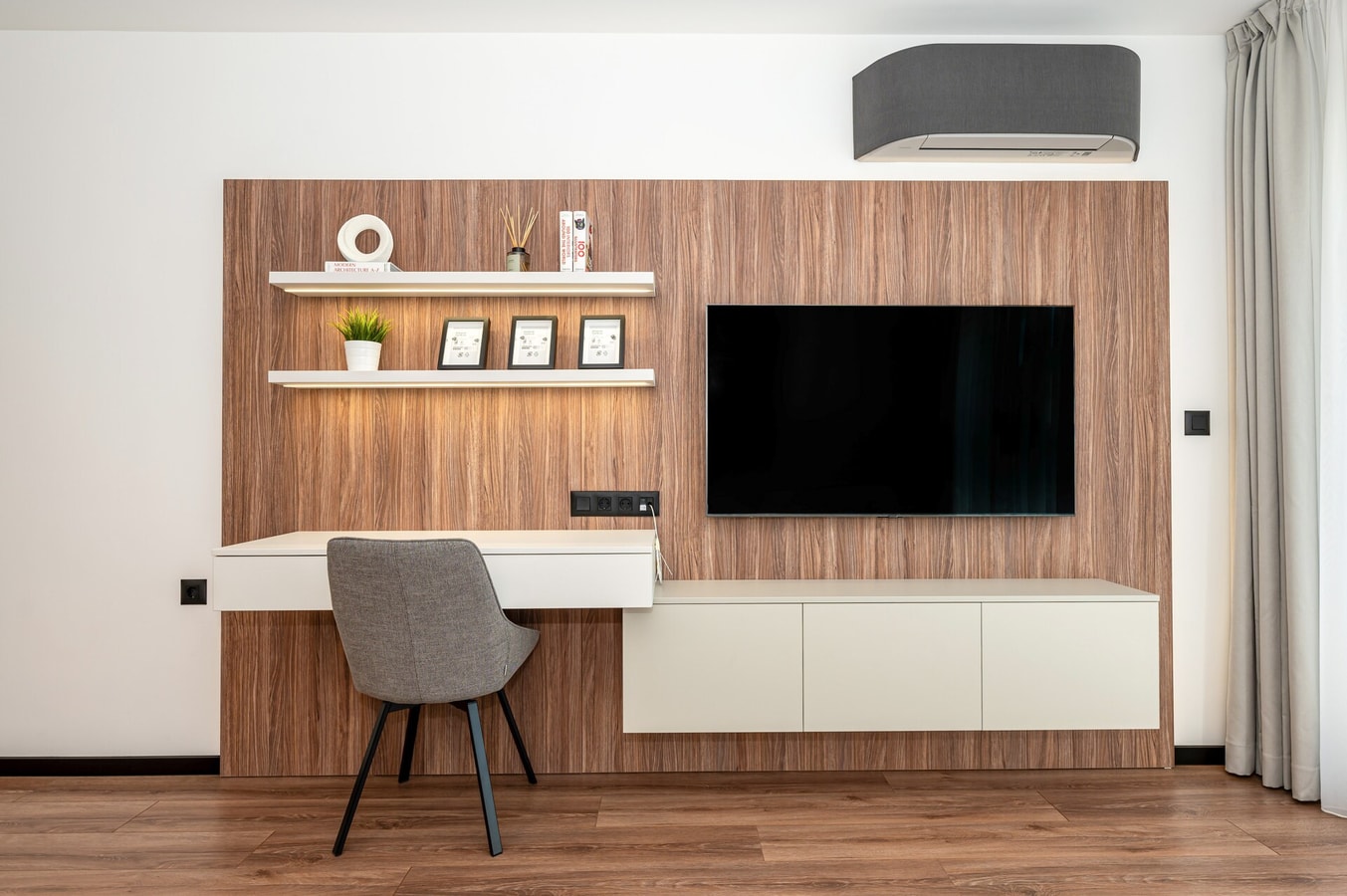 Plovdiv Center Gem with Balcony 1 Flat Manager Booking