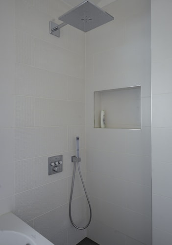 Luminous Central Retreat Spacious 2BD Apartment 44 Flat Manager Booking