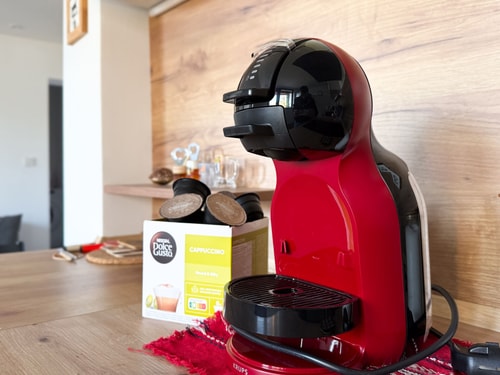 Split-Level City Stay with Balcony 8 Flat Manager Booking