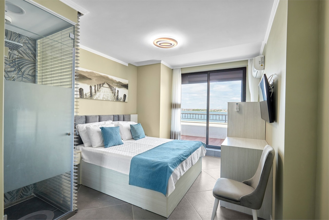 3BD Beach Paradise with a Stunning View + Parking 11 Flat Manager Booking