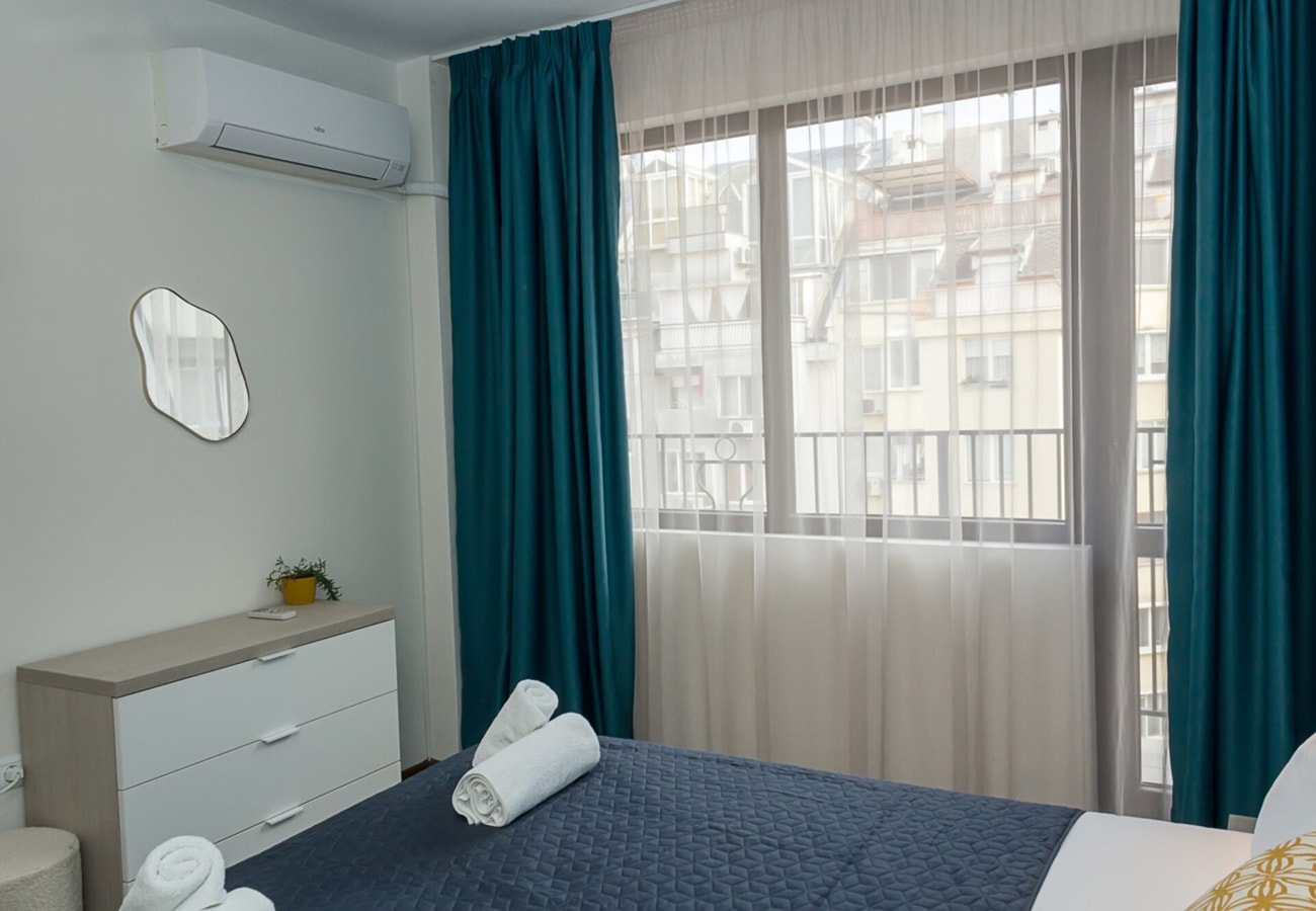 Blue Wave Varna- 2BD Flat with Parking 15 Flat Manager Booking