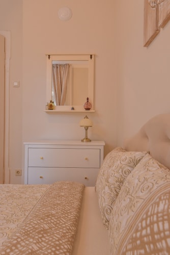 Spacious vintage 2BR, 2bath apartment 10 Flat Manager Booking