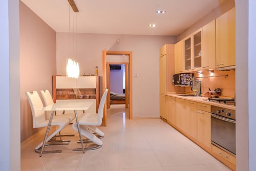 Extravaganzzo - Super Central One Bedroom Modern 2 Flat Manager Booking