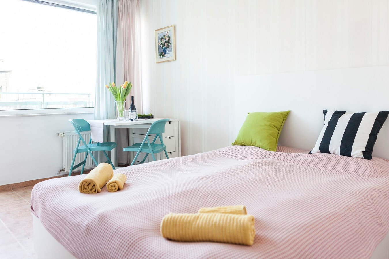 Tony's Sunny Rooftop Studio Flat Manager Booking