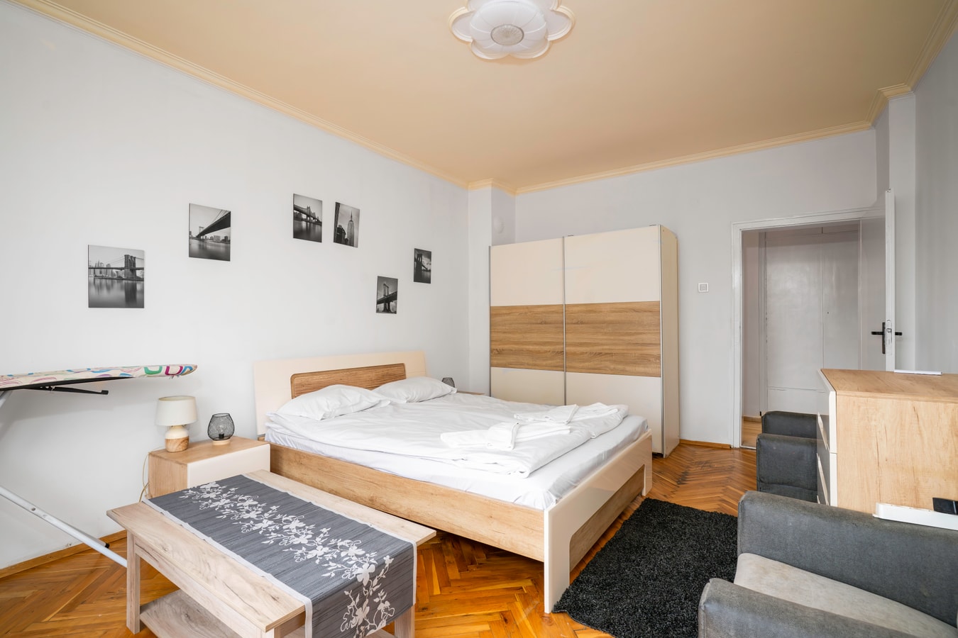 The Cosmopolitan Shine 1-BDR Pet-Friendly Flat 3 Flat Manager Booking