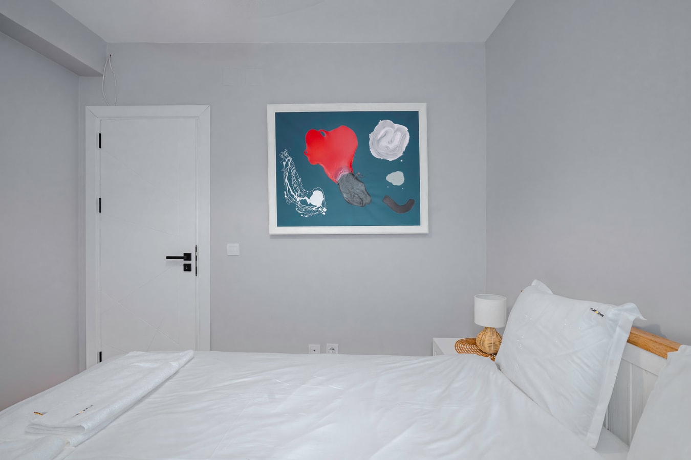 AeroLuxe Living 1BD Apartment 13 Flat Manager Booking