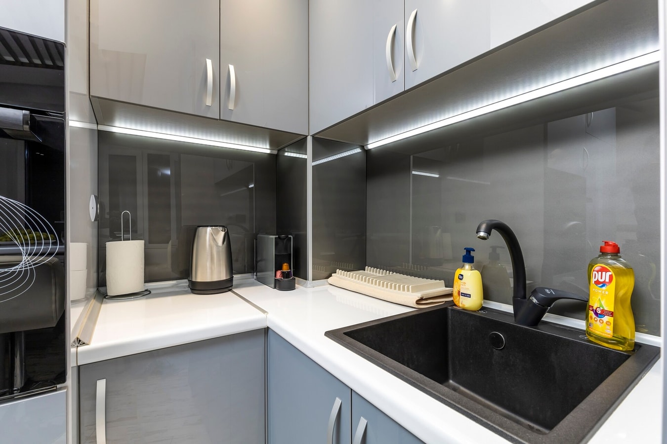 Modern 1BD Flat with Parking near the city centre 3 Flat Manager Booking