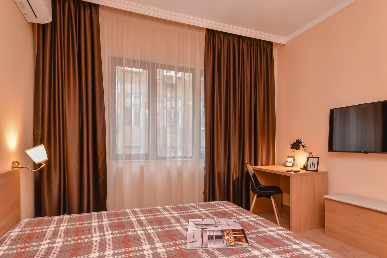 Sofia Dream Apartments - 3BD, 2BTHR - The Library 8 Flat Manager Booking