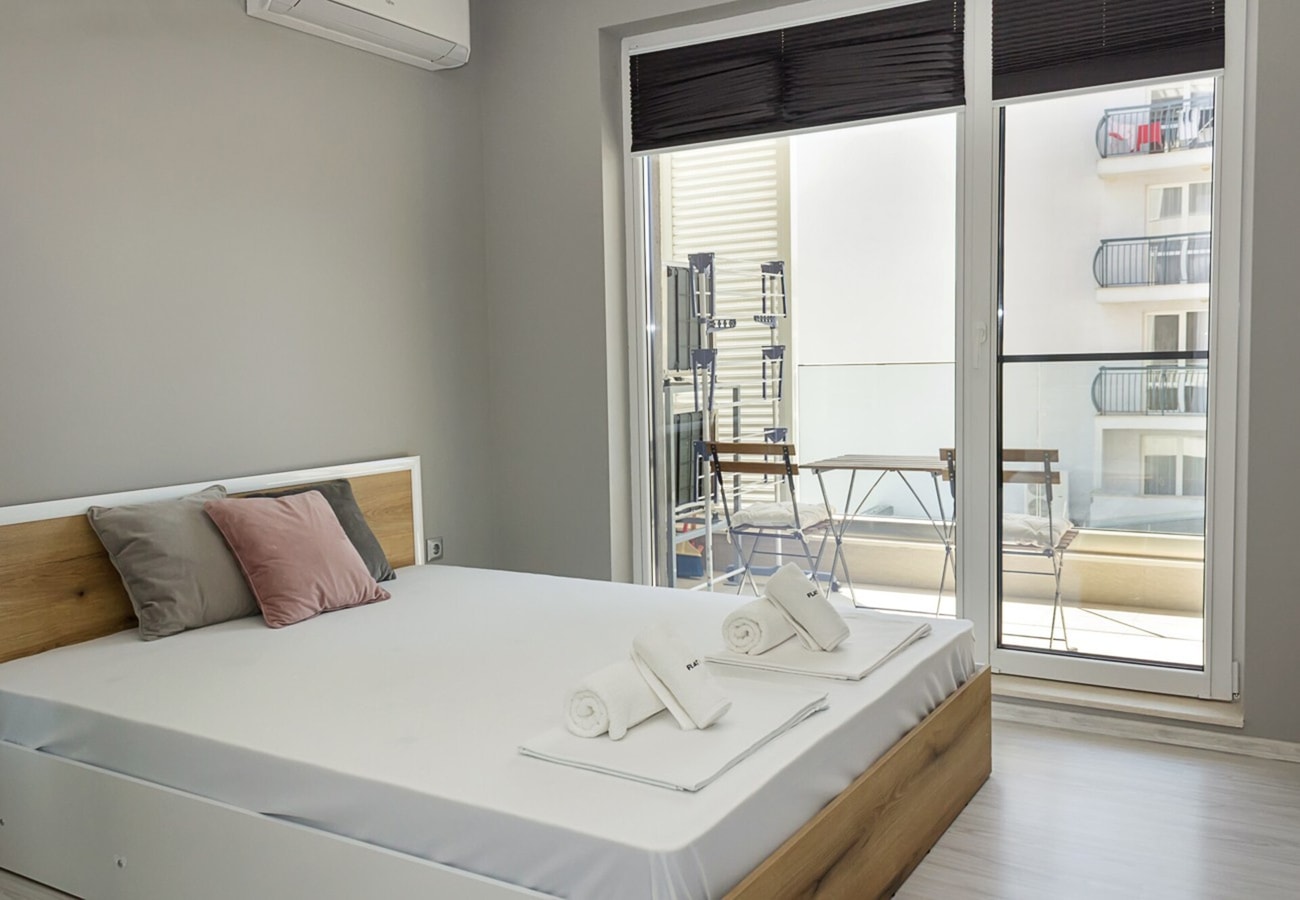Sunny 1BD Flat in St Constantine & Helena Complex 1 Flat Manager Booking