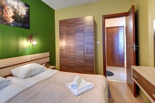 Belmont's Green Dragon nest | 1BD Apartment 9 Flat Manager Booking