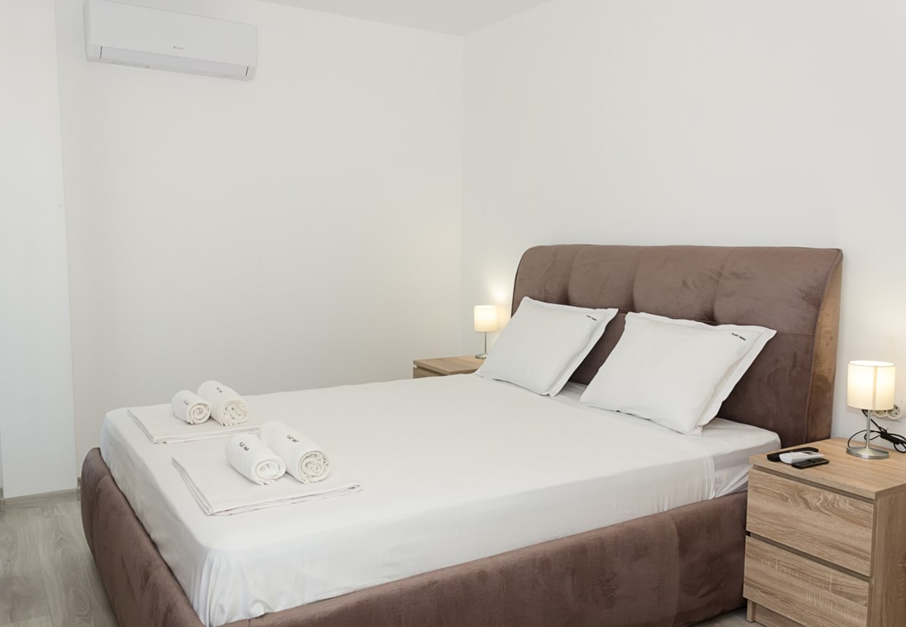 Modern Haven in Varna : Retreat with Chic Ambiance 2 Flat Manager Booking
