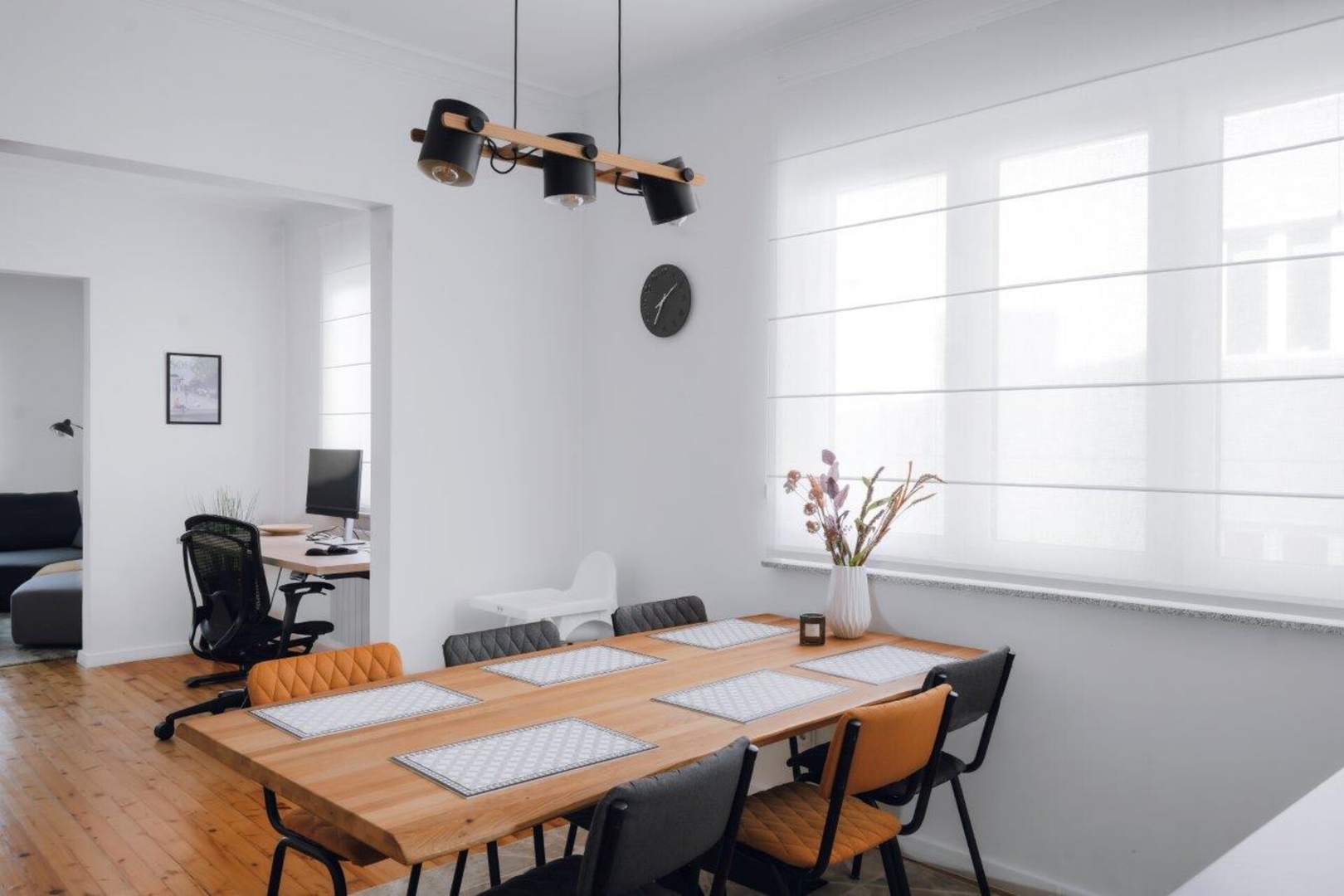 Luminous Central Retreat: Spacious 2BD Apartment 6 Flat Manager Booking