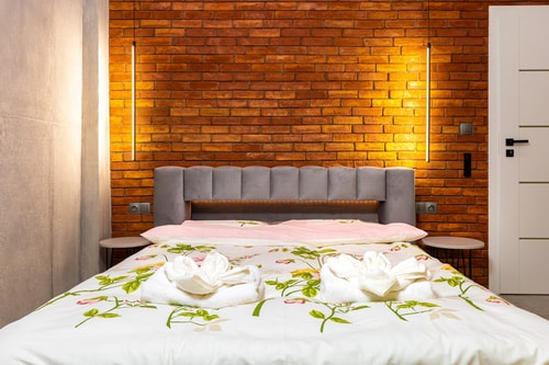 Industrial-style 2BD Loft with Parking Spot 13 Flat Manager Booking