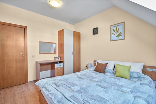 Great Studio 8 Flat Manager Booking
