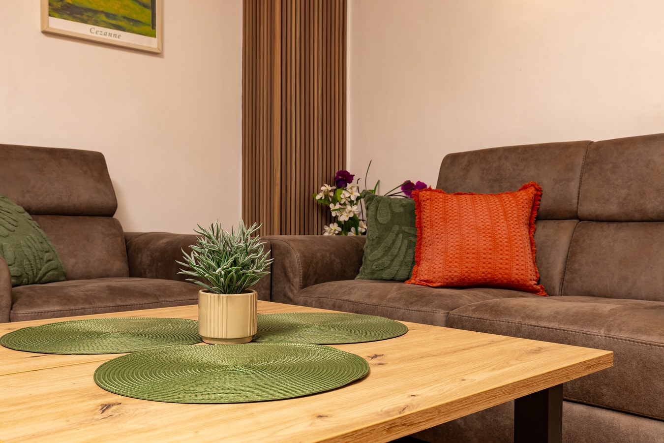 GLORIOUS - 2-Bedroom apartment near Youth Hill 1 Flat Manager Booking