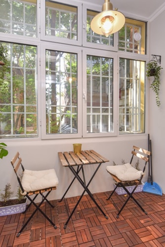 Spacious vintage 2BR, 2bath apartment 13 Flat Manager Booking