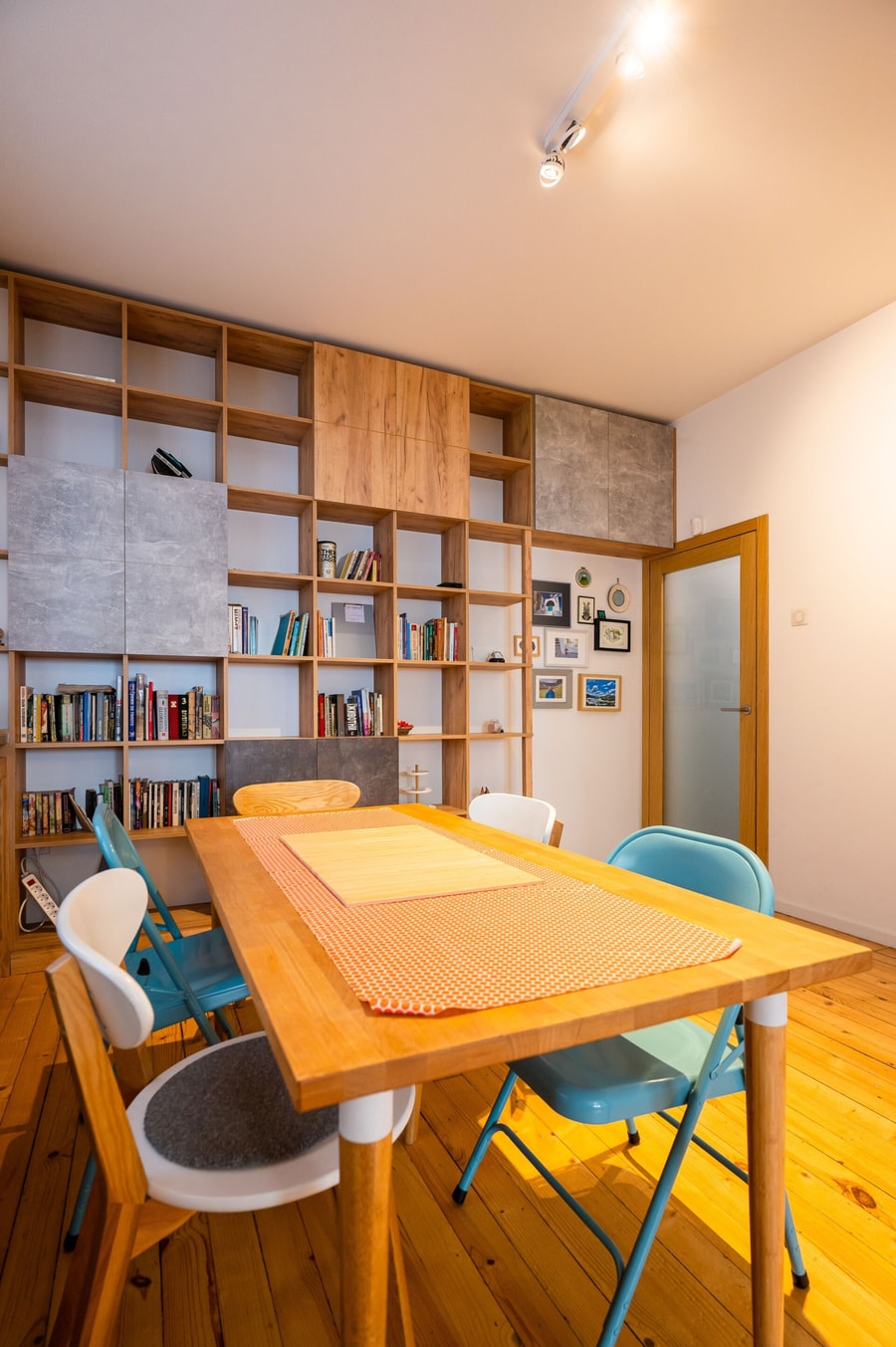Colorful Getaway right next to NDK 6 Flat Manager Booking