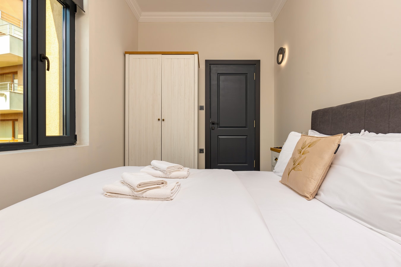 Central Apartments with Garden view - Apt No. 4 25 Flat Manager Booking