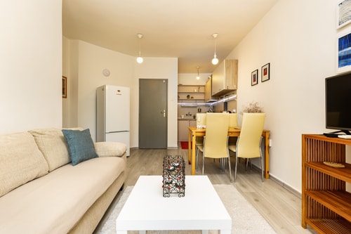 Azuuro ~ 1BD near the city center 16 Flat Manager Booking