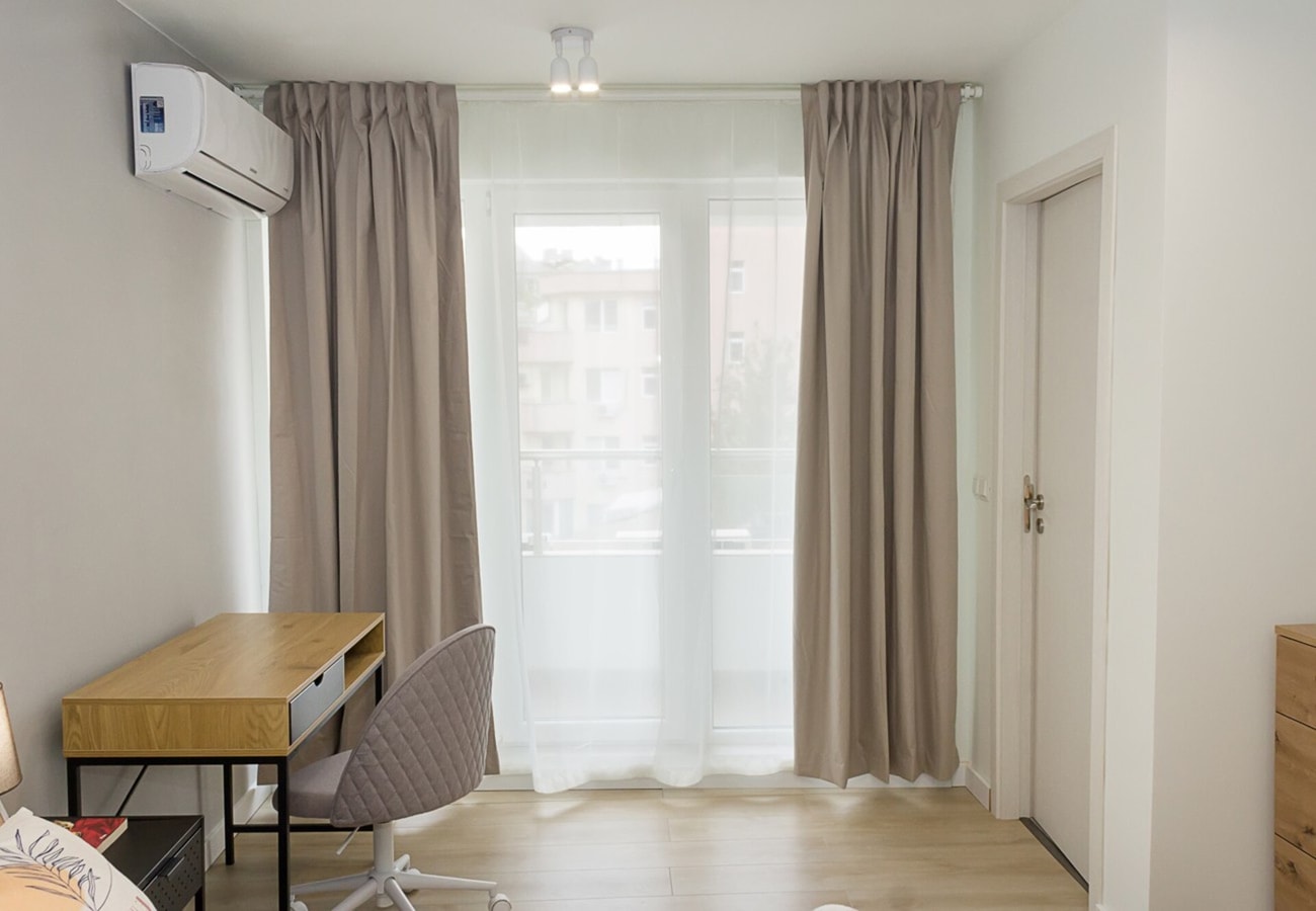 Sea Garden Varna - 2BD Flats with Desk & Balcony 10 Flat Manager Booking