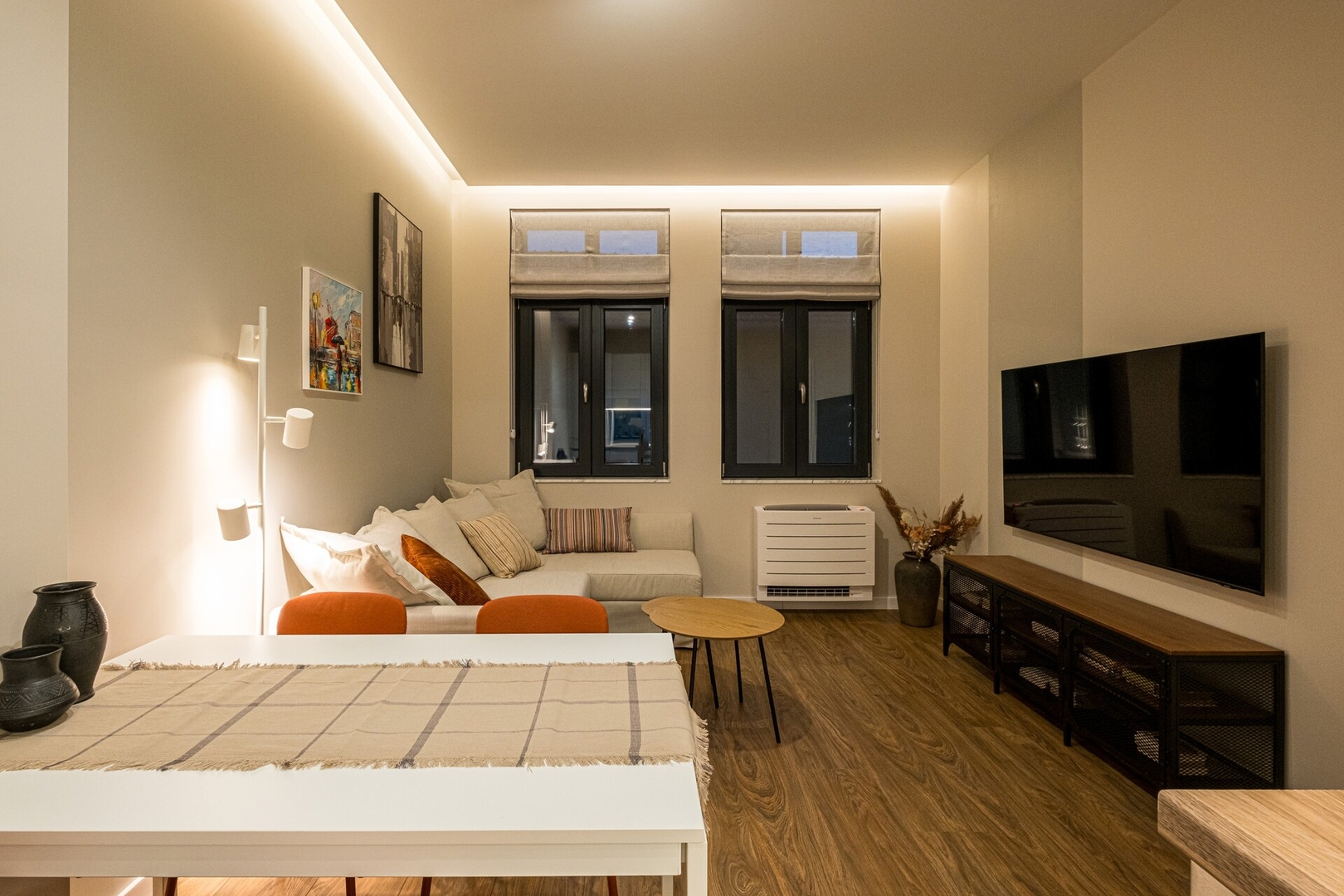 South 2.2 - Brand New Modern 1BD in Sofia Center 1 Flat Manager Booking