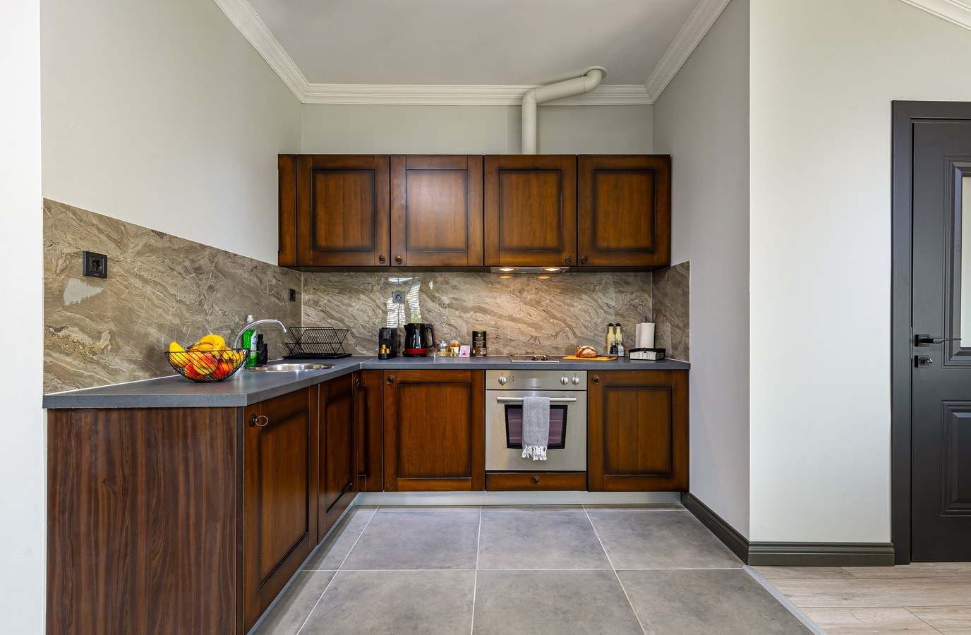 Central Apartments with Garden view - Apt No. 8 2 Flat Manager Booking