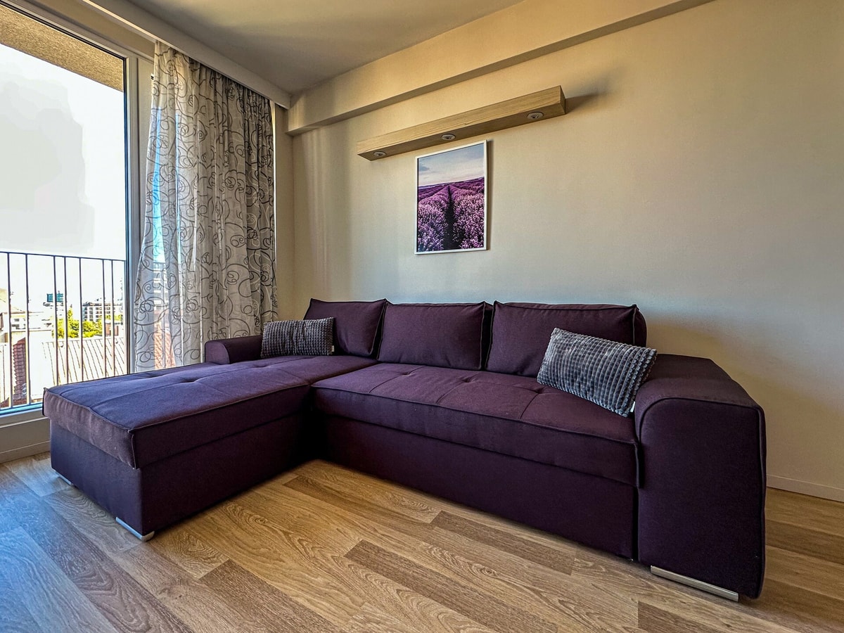 Nadya Ralevitsa 2 - 1BD · Quiet & Comfortable Urban Retreat 1 Flat Manager Booking