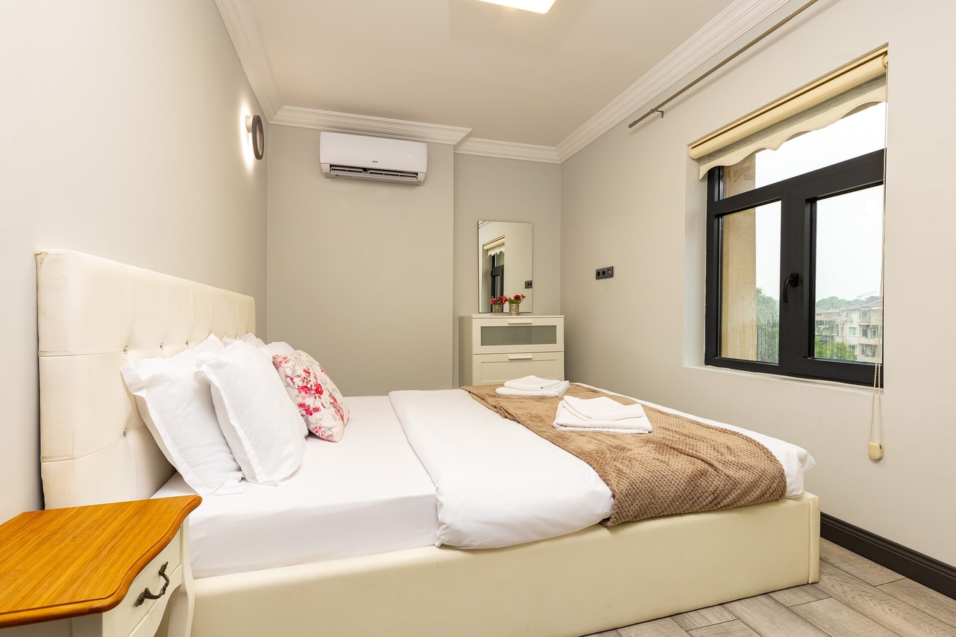 Diyan Chetvartak pazara ap. 6 · Central Apartments with Garden view - Apt No. 6 12 Flat Manager Booking
