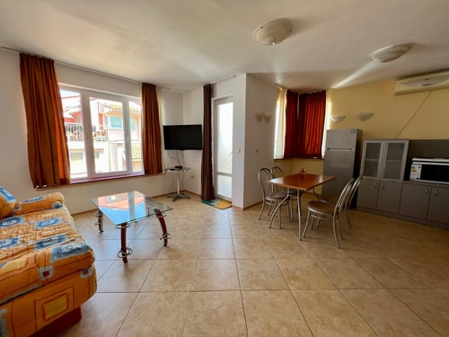 Private 1-BD Apartment with Balcony in Sozopol 2 Flat Manager Booking