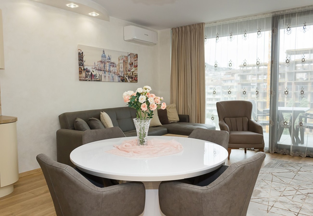 Modern Seaside Retreat in Varna 8 Flat Manager Booking